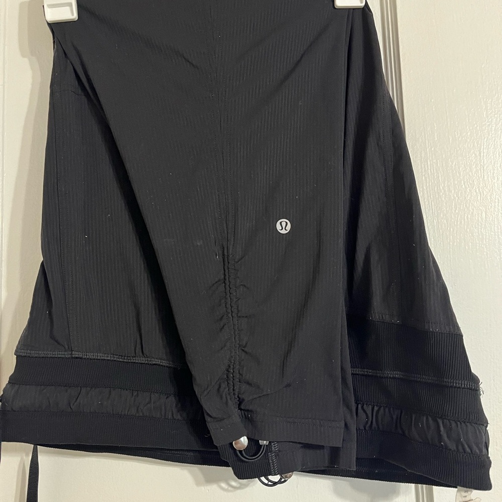 Dance Studio Crop, Size 10. Black. Lululemon.